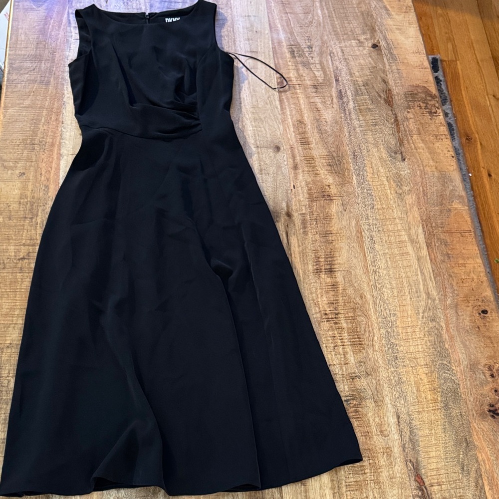 DKNY fit and flare A -Line Black Midi Dress ruching sleeveless NEW NWT 0P